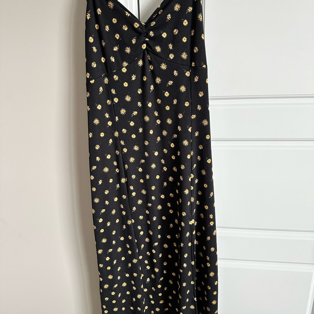 Women's Black and yellow sunflower midi dress.